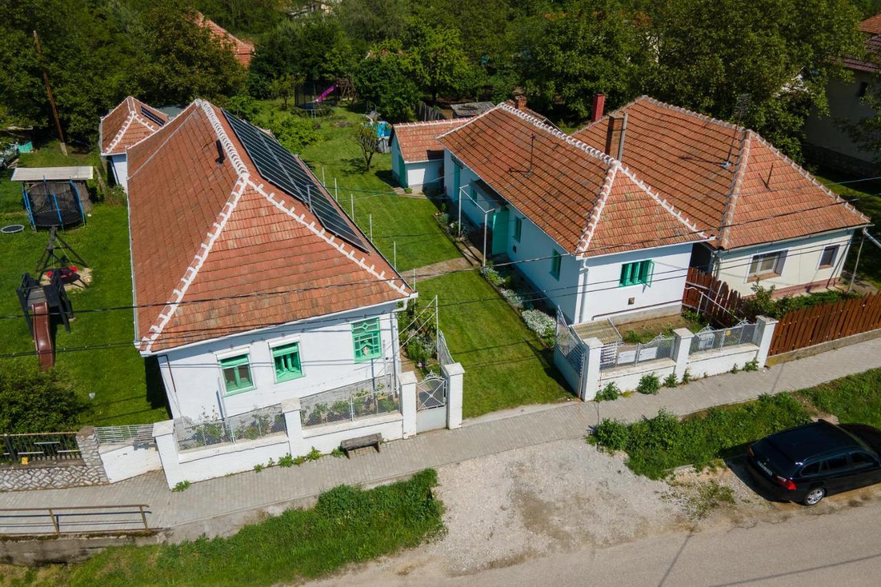 Matyoroza Vendeghaz Apartman Tard Kültér fotó