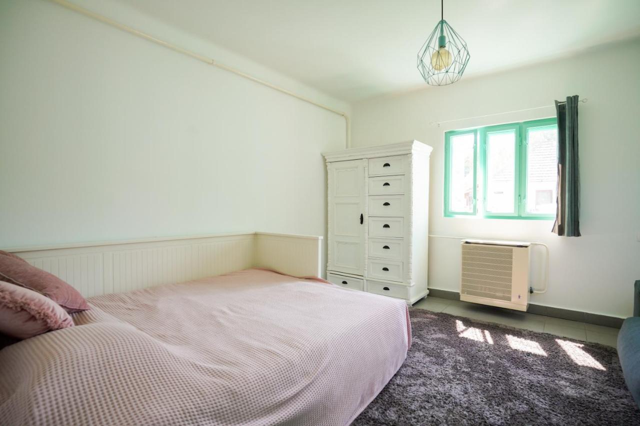 Matyoroza Vendeghaz Apartman Tard Kültér fotó